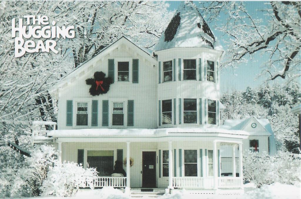 Hugging Bear Inn Bellows Falls Exteriör bild